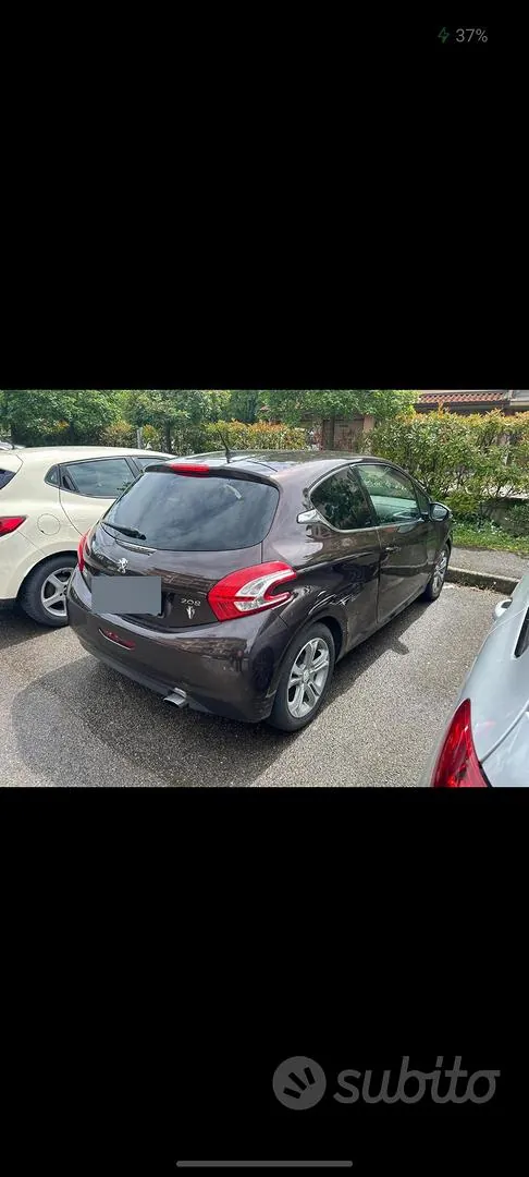 Peugeot 208 2013 photo 2