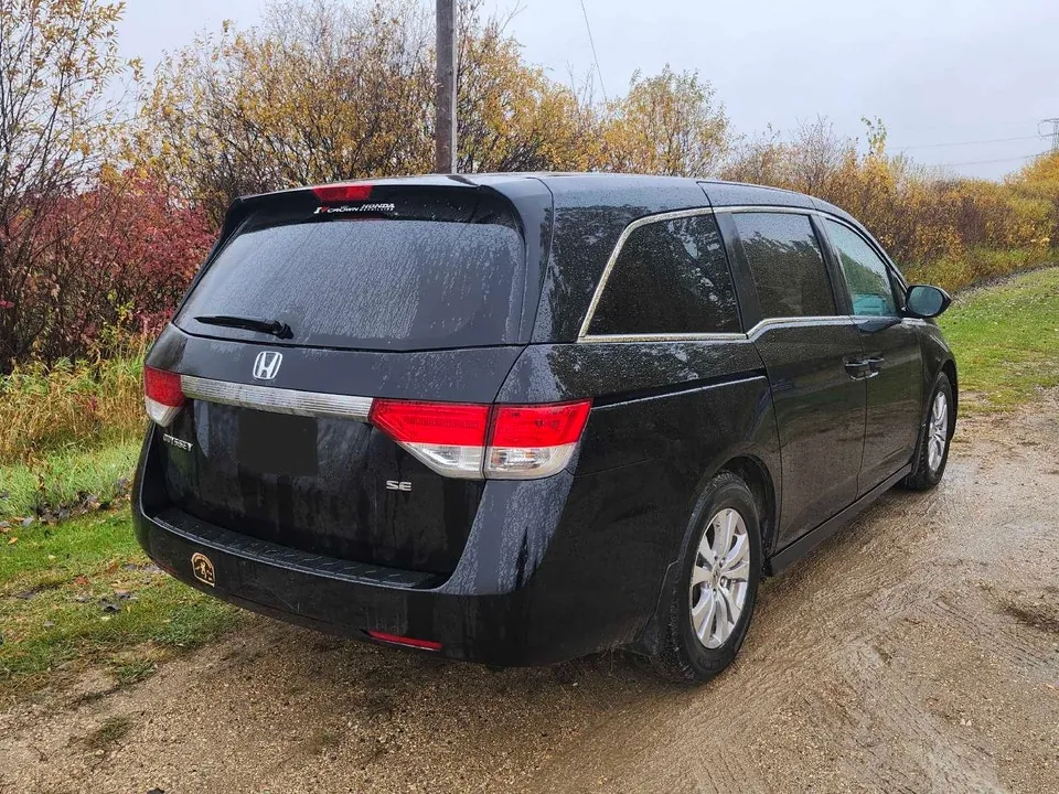 Honda Odyssey 2016 photo 2