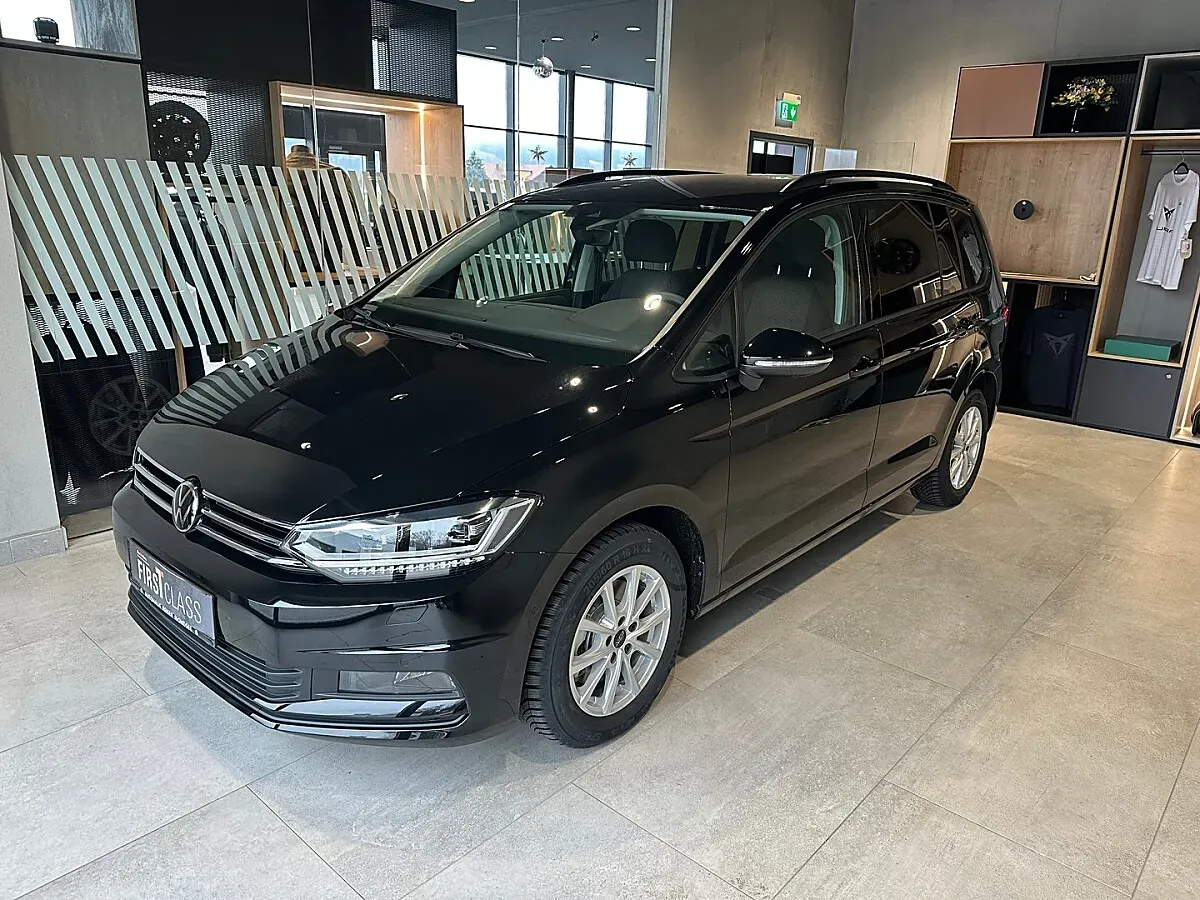 Volkswagen Touran 2025 photo 2