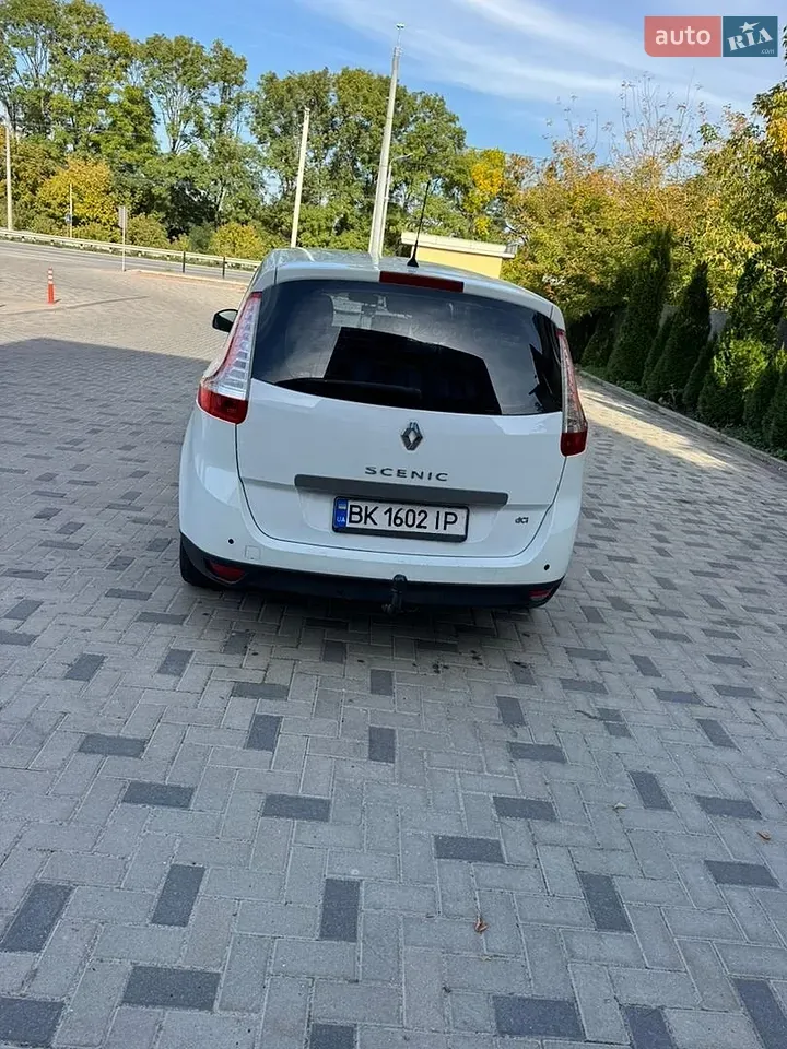 Renault Grand Scenic 2011 photo 5