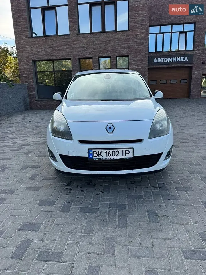 Renault Grand Scenic 2011 photo 3