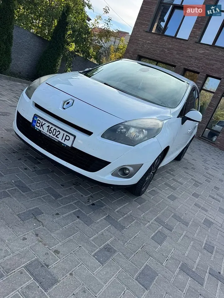 Renault Grand Scenic 2011 photo 2