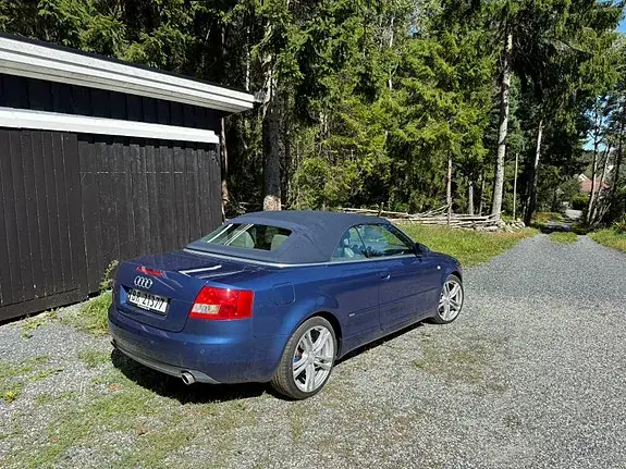 Audi A4 2003 photo 2