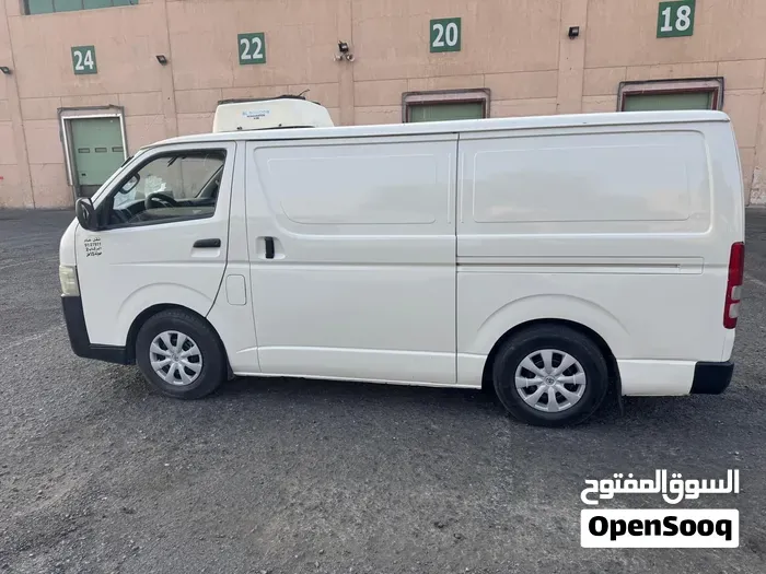 Toyota Hiace 2014 photo 5