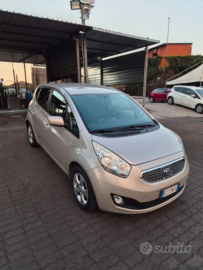 Kia Venga 2011 photo 4