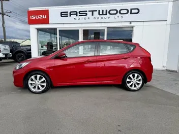 Hyundai Accent 2011 photo 5