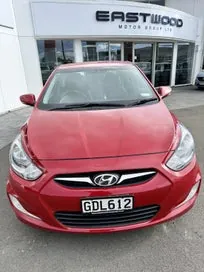 Hyundai Accent 2011 photo 4