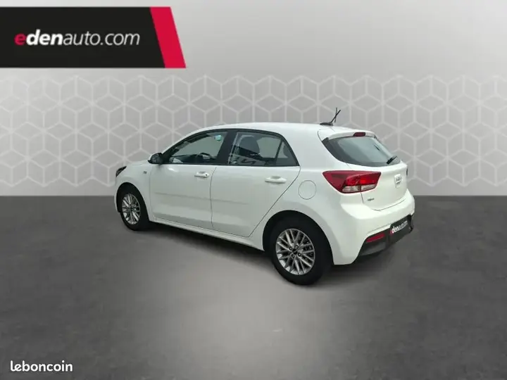 Kia Rio 2023 photo 3