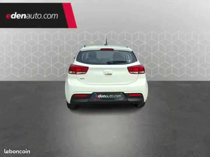 Kia Rio 2023 photo 4