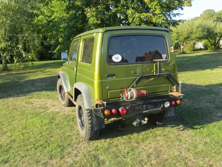 Suzuki Sj 413 1989 photo 2