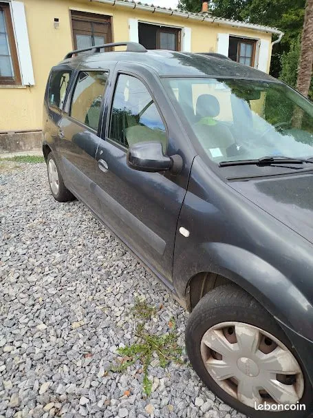 Dacia Logan 2009 photo 3