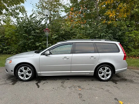 Volvo V70 2009 photo 2