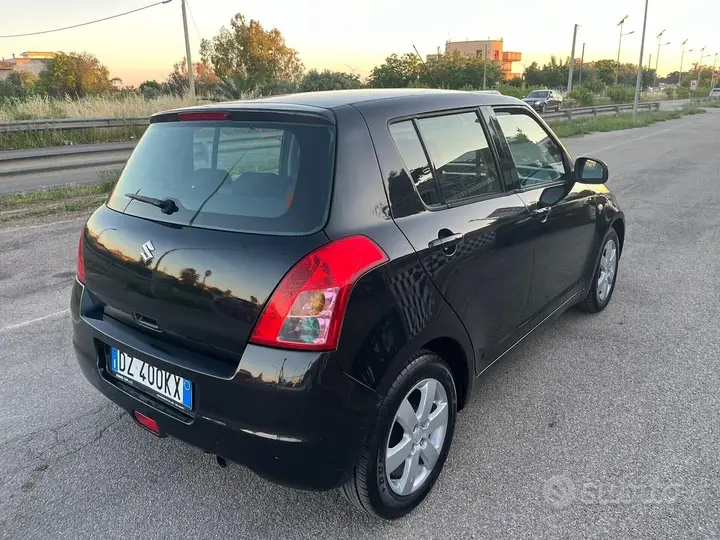 Suzuki Swift 2009 photo 5