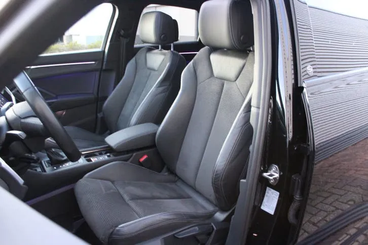 Audi Q3 2021 photo 3