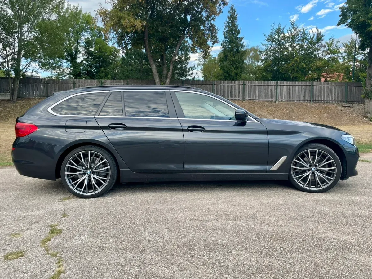 BMW 5 Series 2019 photo 2