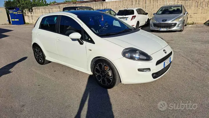 Fiat Punto 2015 photo 2