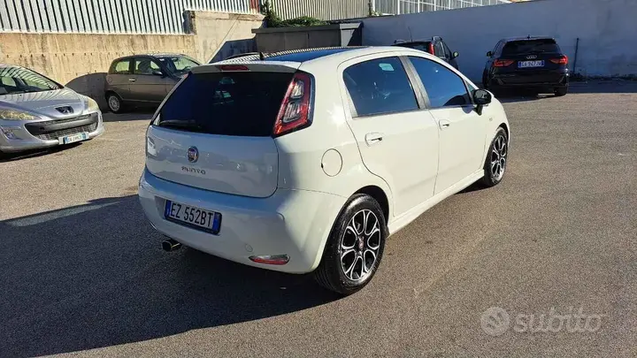 Fiat Punto 2015 photo 4