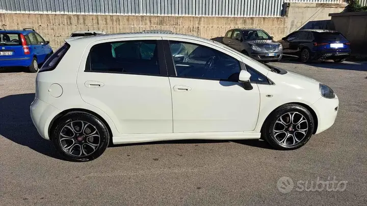Fiat Punto 2015 photo 5