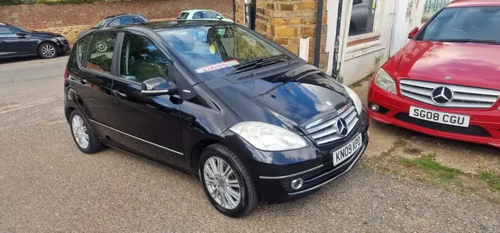 Mercedes-Benz A-Class 2009 photo 2