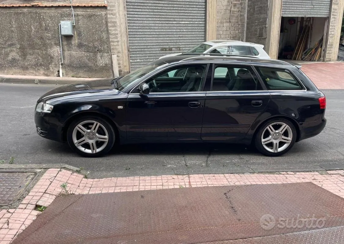 Audi A4 2005 photo 2