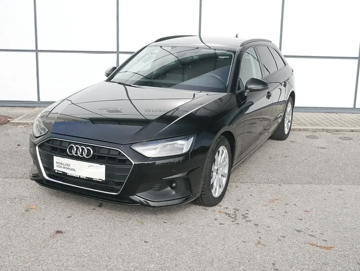 Audi A4 2022 photo 2