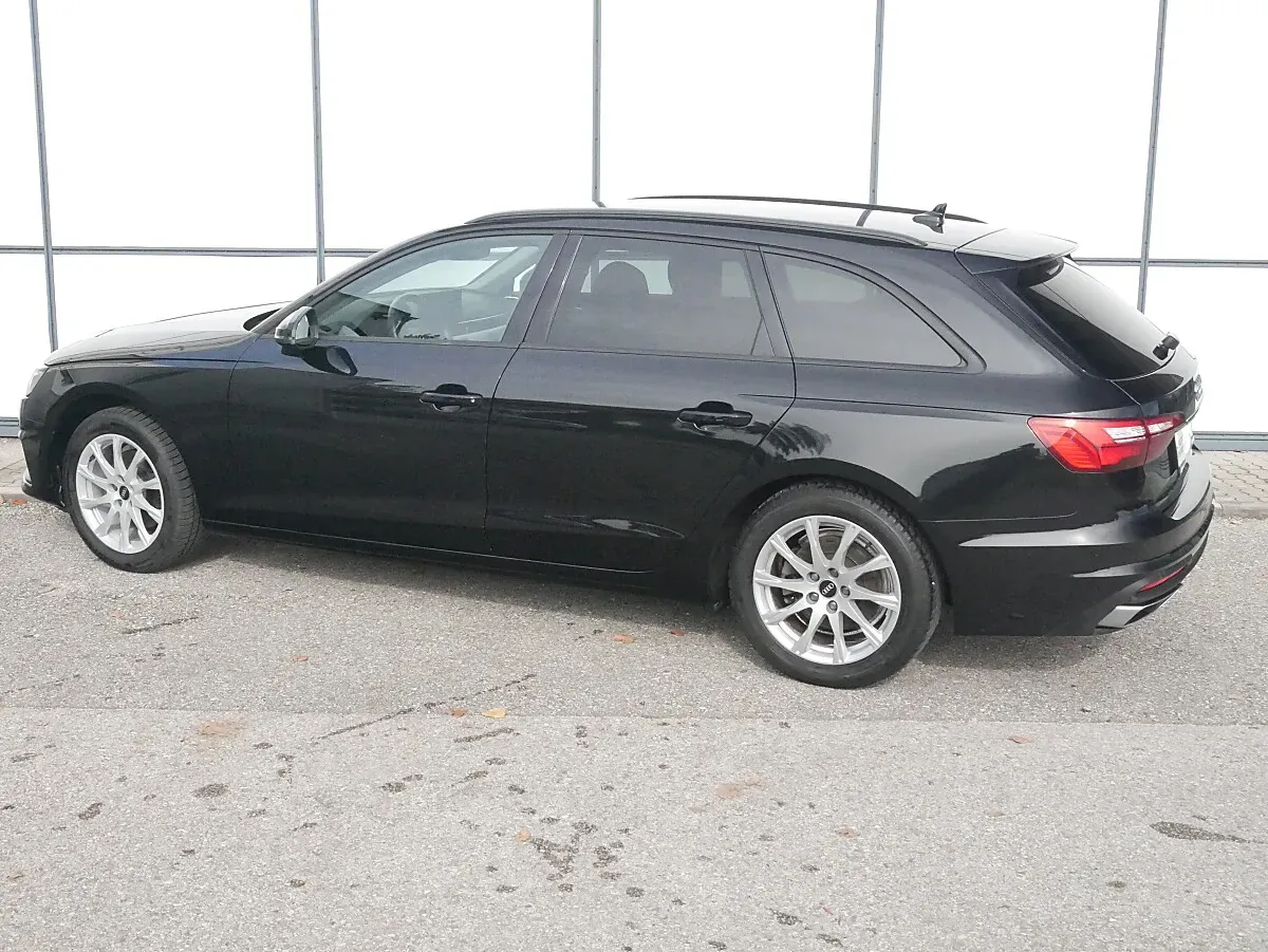 Audi A4 2022 photo 3