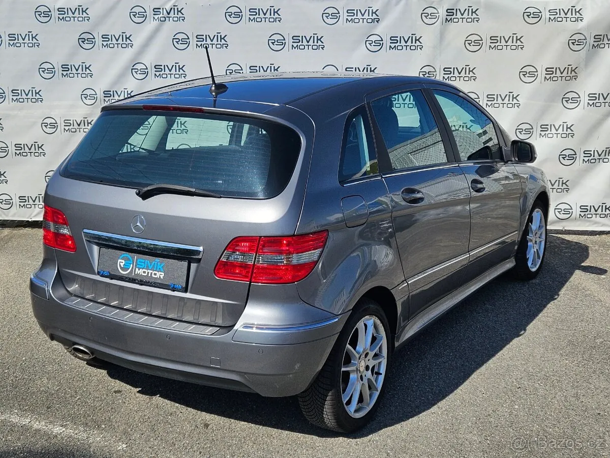 Mercedes-Benz B 180 2009 photo 2