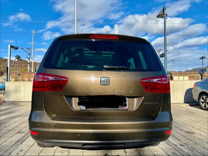 Seat Alhambra 2011 photo 2
