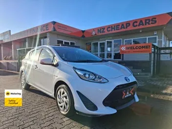 Toyota Aqua 2017 photo 2