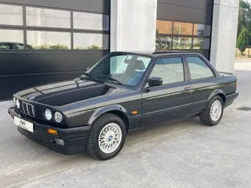 BMW 318Is 1990 photo 2
