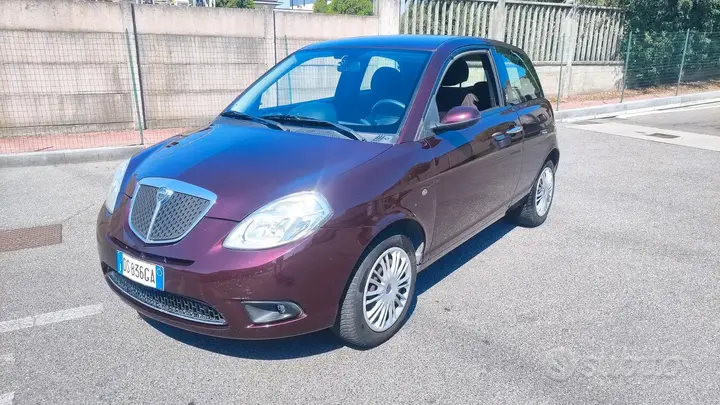 Lancia Ypsilon