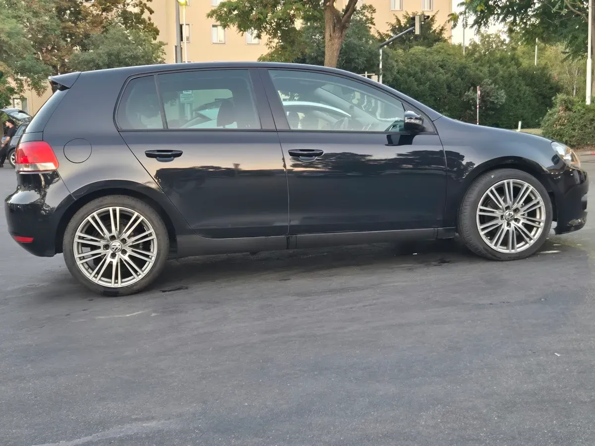 Volkswagen Golf 2010 photo 3