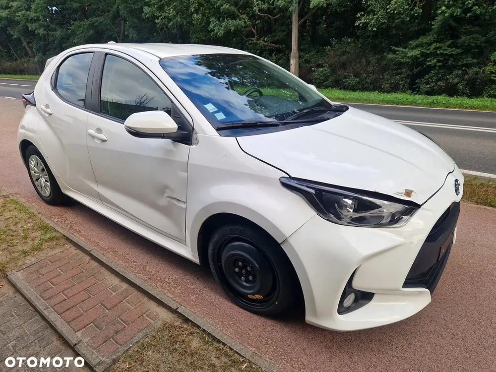 Toyota Yaris 2022 photo 2