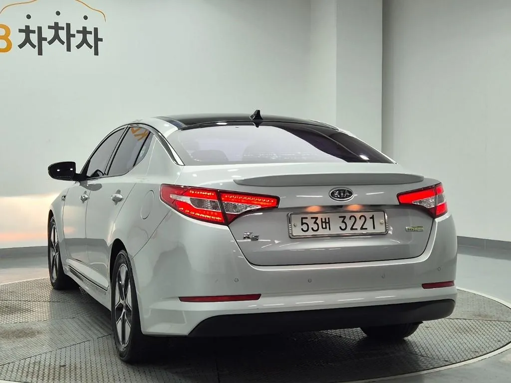 Kia K5 2012 photo 2