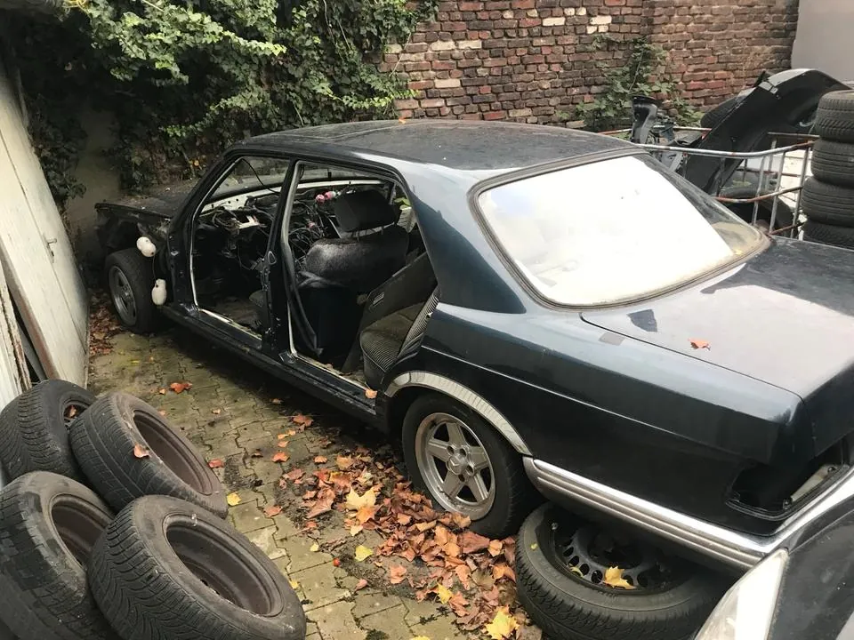 Mercedes-Benz W126