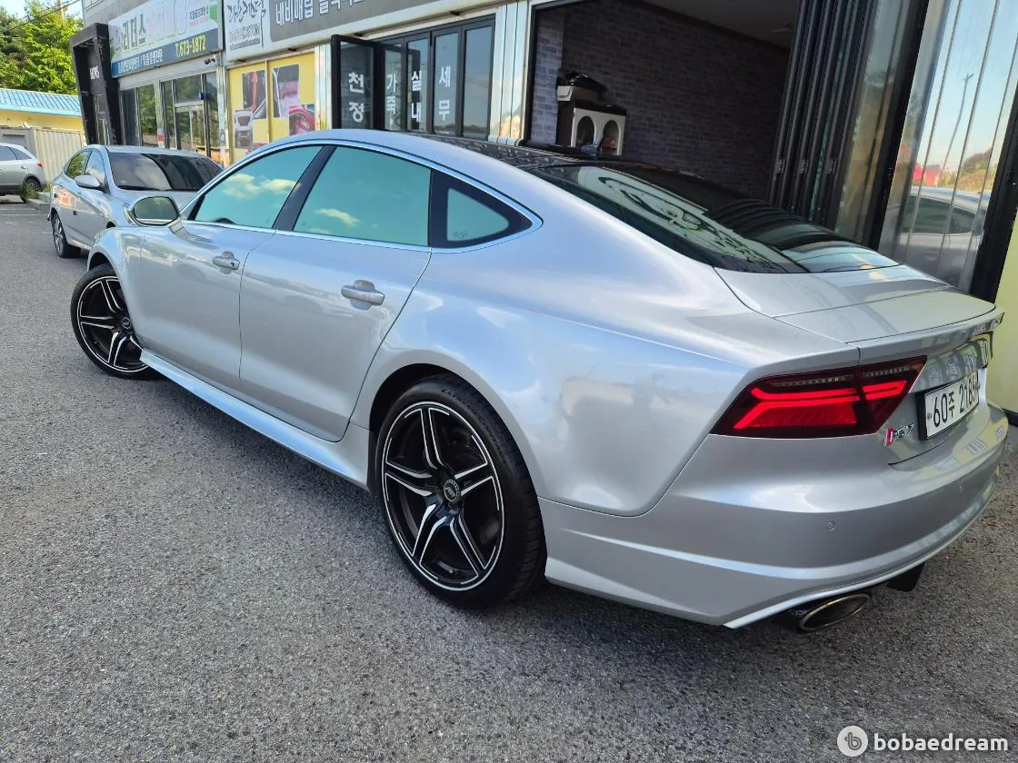 Audi S7 2014 photo 2