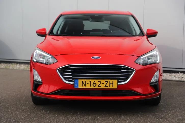 Ford Focus 2022 photo 2