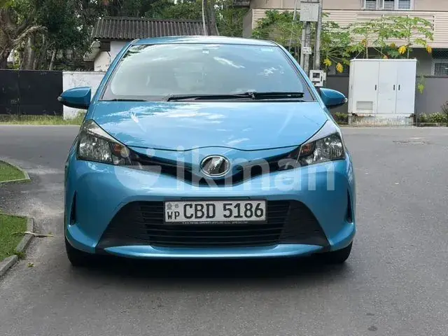 Toyota Vitz 2015 photo 2