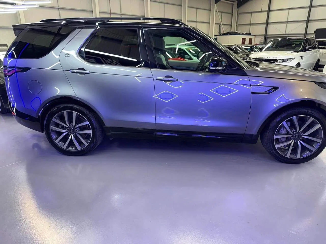 Land Rover Discovery 2022 photo 5