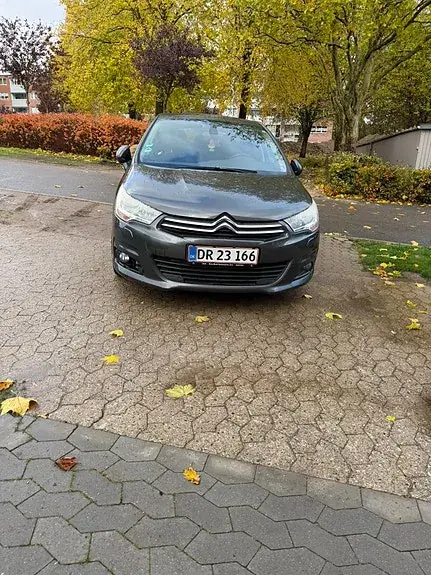 Citroen C4 2012 photo 4