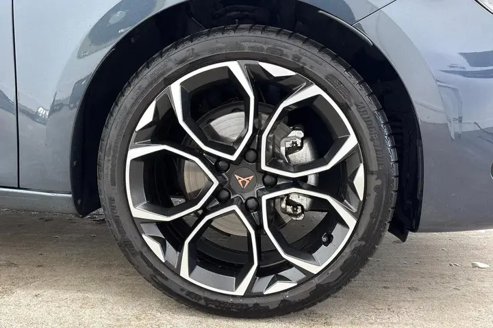 Cupra Leon 2025 photo 5