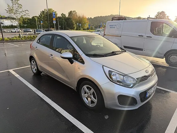 Kia Rio 2012 photo 2