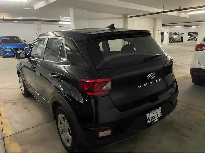 Hyundai Venue 2022 photo 2