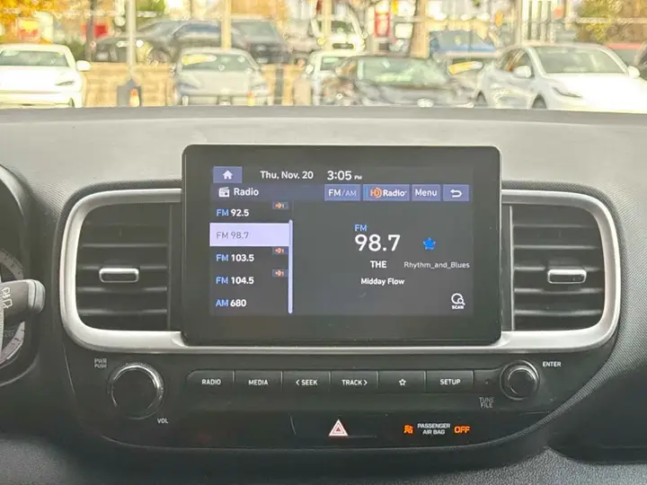 Hyundai Venue 2022 photo 3