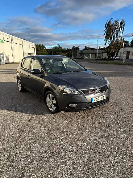 Kia Ceed 2010 photo 3
