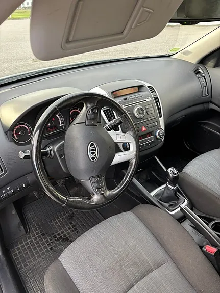 Kia Ceed 2010 photo 5
