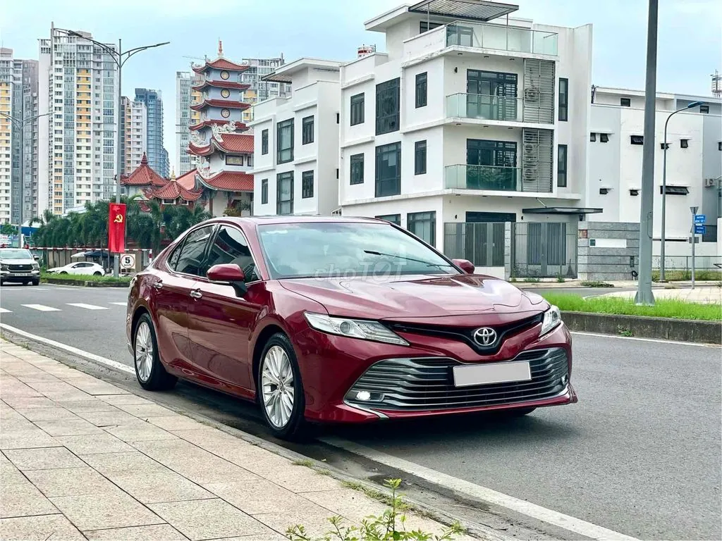 Toyota Camry 2020 photo 2