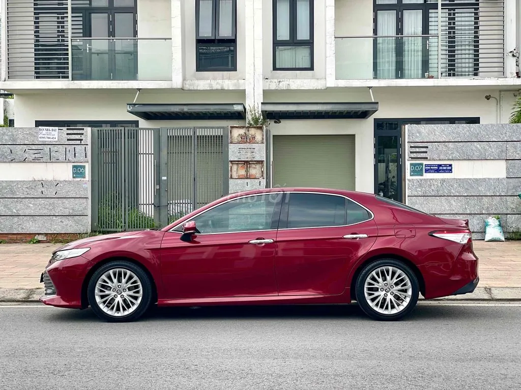 Toyota Camry 2020 photo 3
