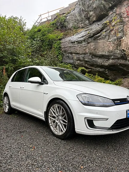 Volkswagen E-Golf 2015 photo 2