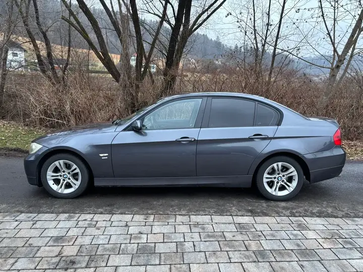BMW 320I